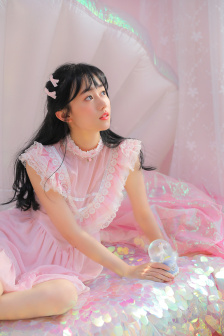 厨房玩朋友娇妻